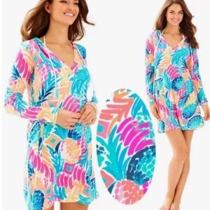 Lilly Pulitzer Rylie UPF 50+ Goombay Smashed Pineapple Hooded Cover Up Size XL